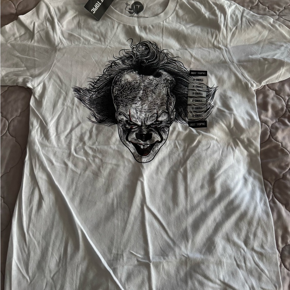 Hot Topic White Graphic Tee with Horror Design